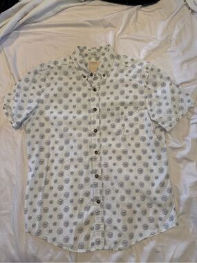 Life after Denim Short-Sleeve Button-Up Shirt - White with Gray Print